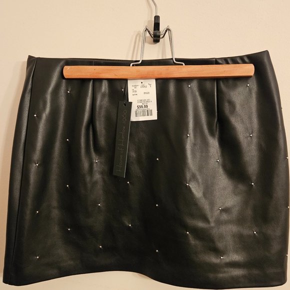 NWT Studded Vegan Leather Mini Skirt medium - Picture 3 of 7